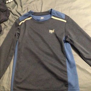 Everlast boy’s long sleeve shirt in good condition.